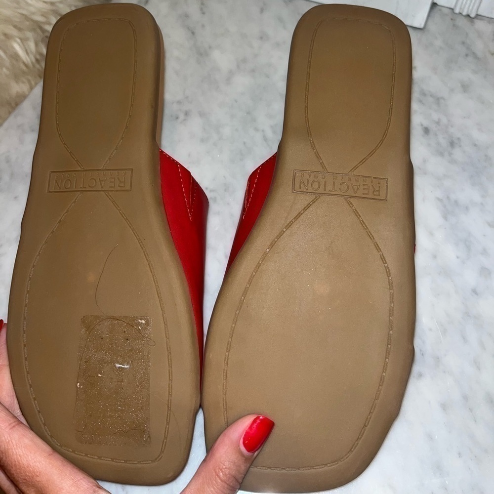 KENNETH Cole Reaction Women's Cutout Flat Red Sandals Size  7 - Picture 7 of 8